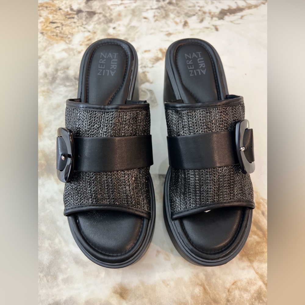 Naturalizer Women's Clara 2 Wedge Platform Slide Sandal Black Straw US-11